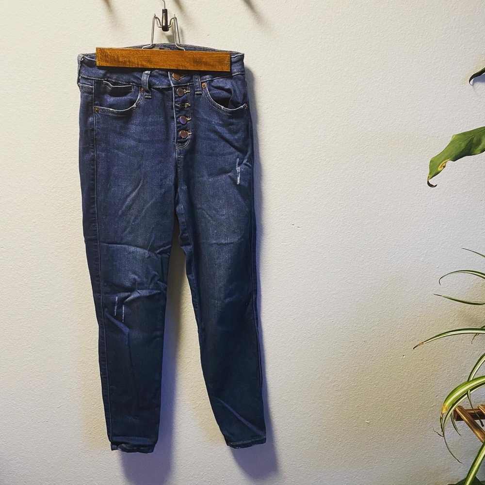 High waisted button jeans